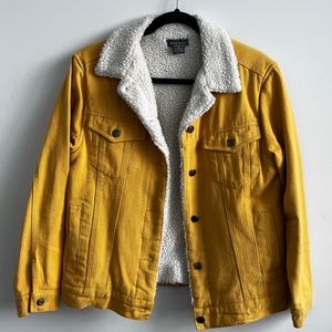 Same Souci yellow jacket